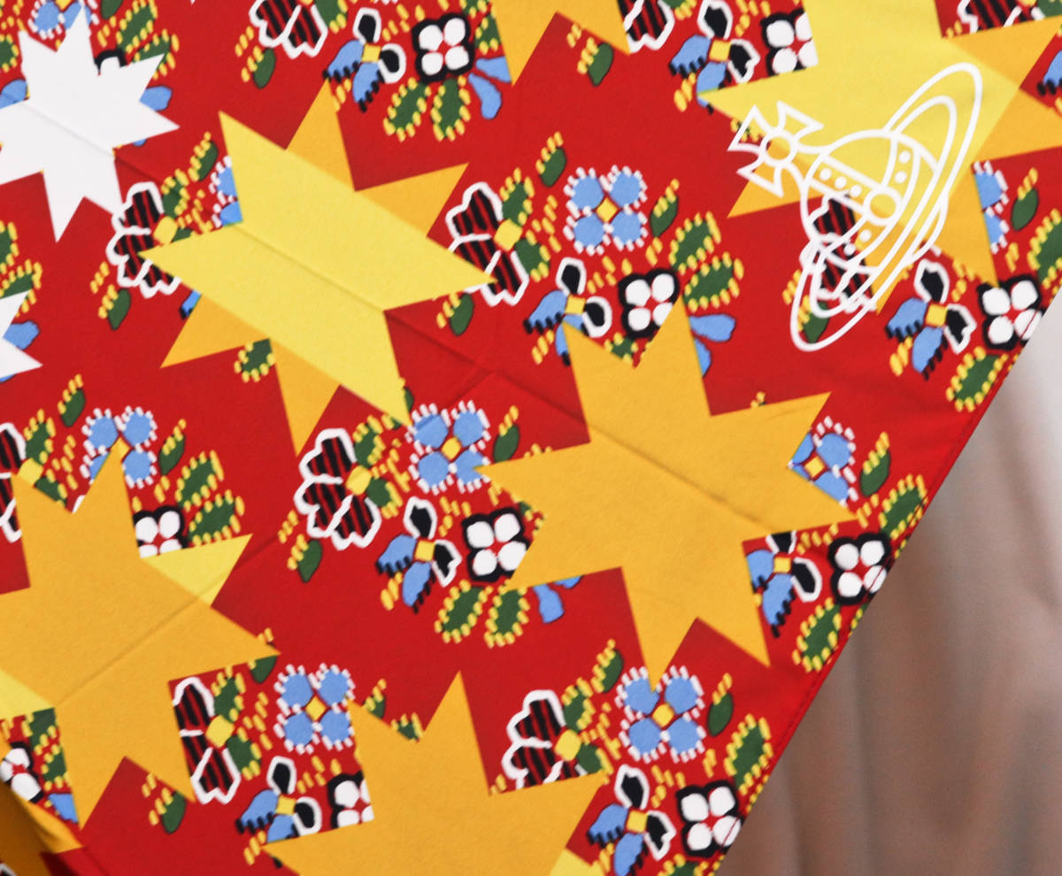 《Vivienne Westwood ヴィヴィアンウエストウッド》新品 花・スター柄 折りたたみ傘 雨傘 木製ハンドル 安全ロクロ A8680