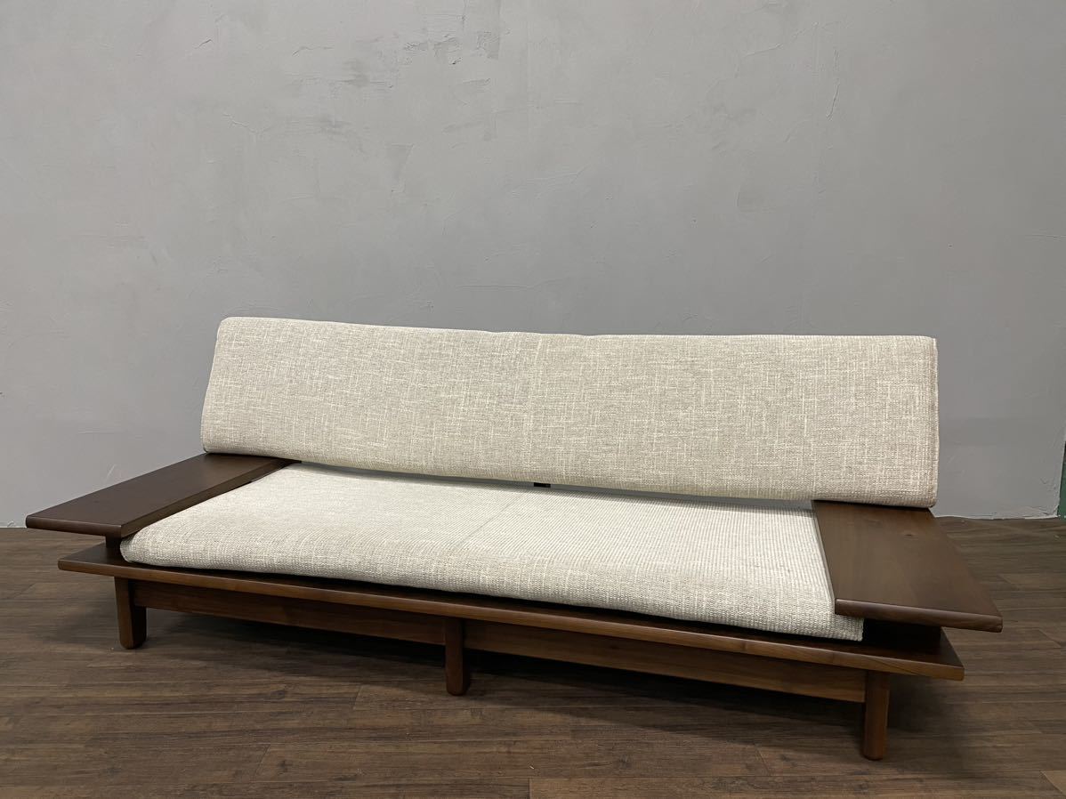 mote Leroux m exhibition goods beautiful goods .. industry forest. word 3 seater . sofa walnut kitsu exist HIDA natural wood fsi have Sasaki . light 3P sofa 