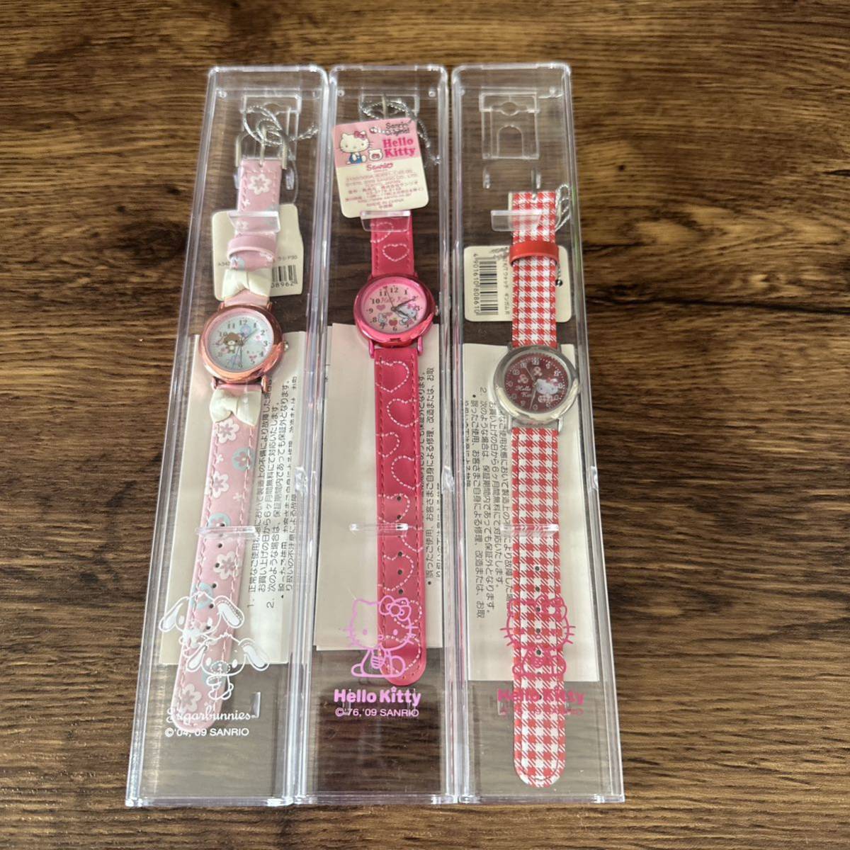  unused Sanrio buy Hello Kitty HELLO KITTY in the case wristwatch regular price 3150 jpy collection collector Sanrio Heart embroidery pattern 