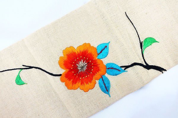 【送料無料】アンティーク 名古屋帯 オウム 刺繍 ベージュ 花 カラフル　ビビット 大正ロマン レトロ お洒落 正絹 仕立て上がり m-5140_画像7