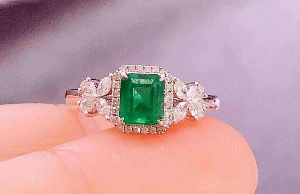 美品 Pt900 エメラルド0.37ct ダイヤ計0.26ct リング 指輪-