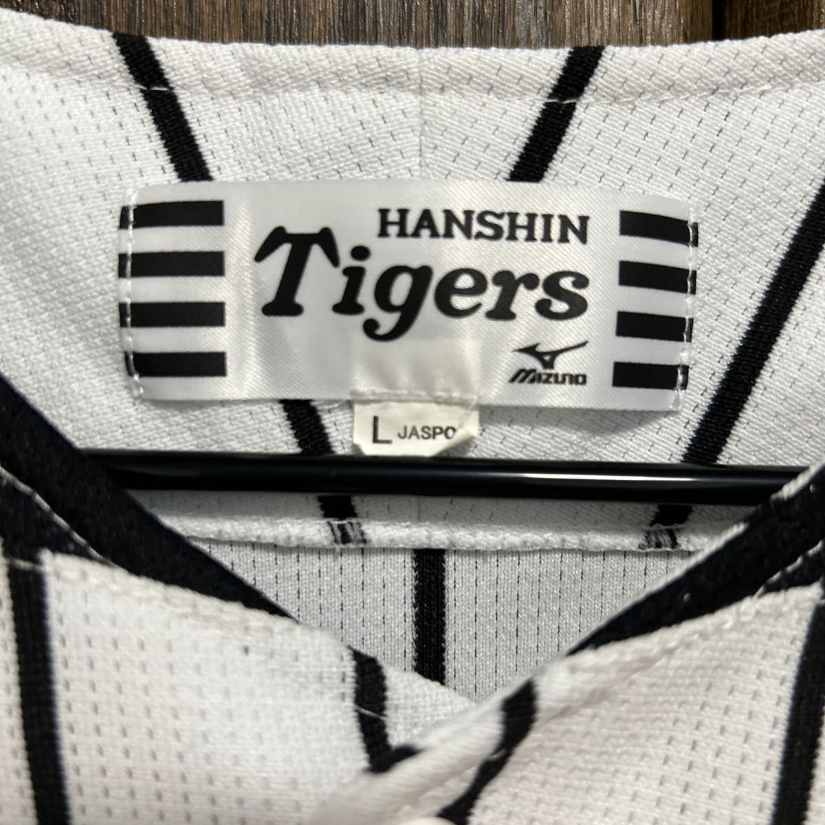 阪神タイガース レプリカユニフォーム 新井良太 32 Lサイズ 阪神タイガース レプリカユニフォーム 新井良太 32 Lサイズ