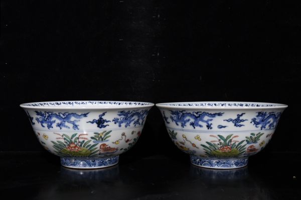 明 宣徳年製 陶磁器 青花五彩鴛鴦戲水紋碗一対」染付 置物 擺件 古賞物