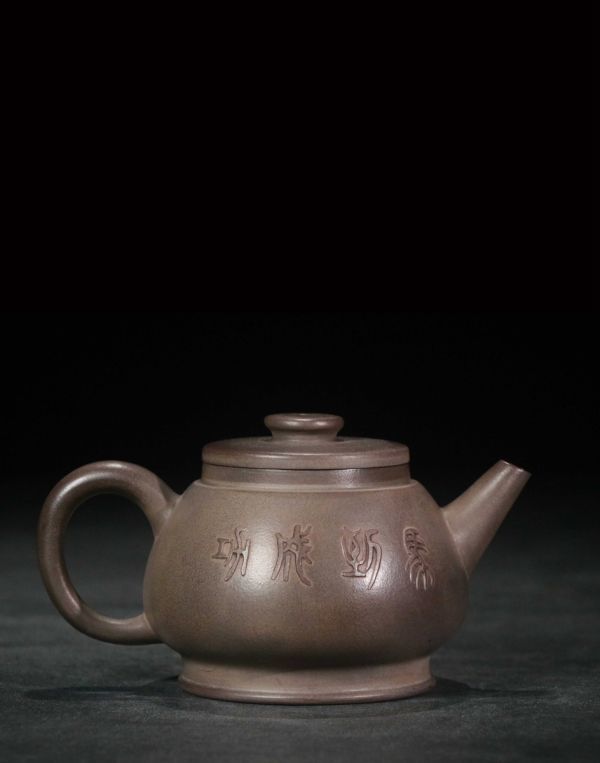 「紫砂彫 馬到成功泥絵紫砂茶壺 邵忠佑銘 清時代」陶磁器 急須 茶道具 古賞物 中国古美術 旧蔵出_画像3