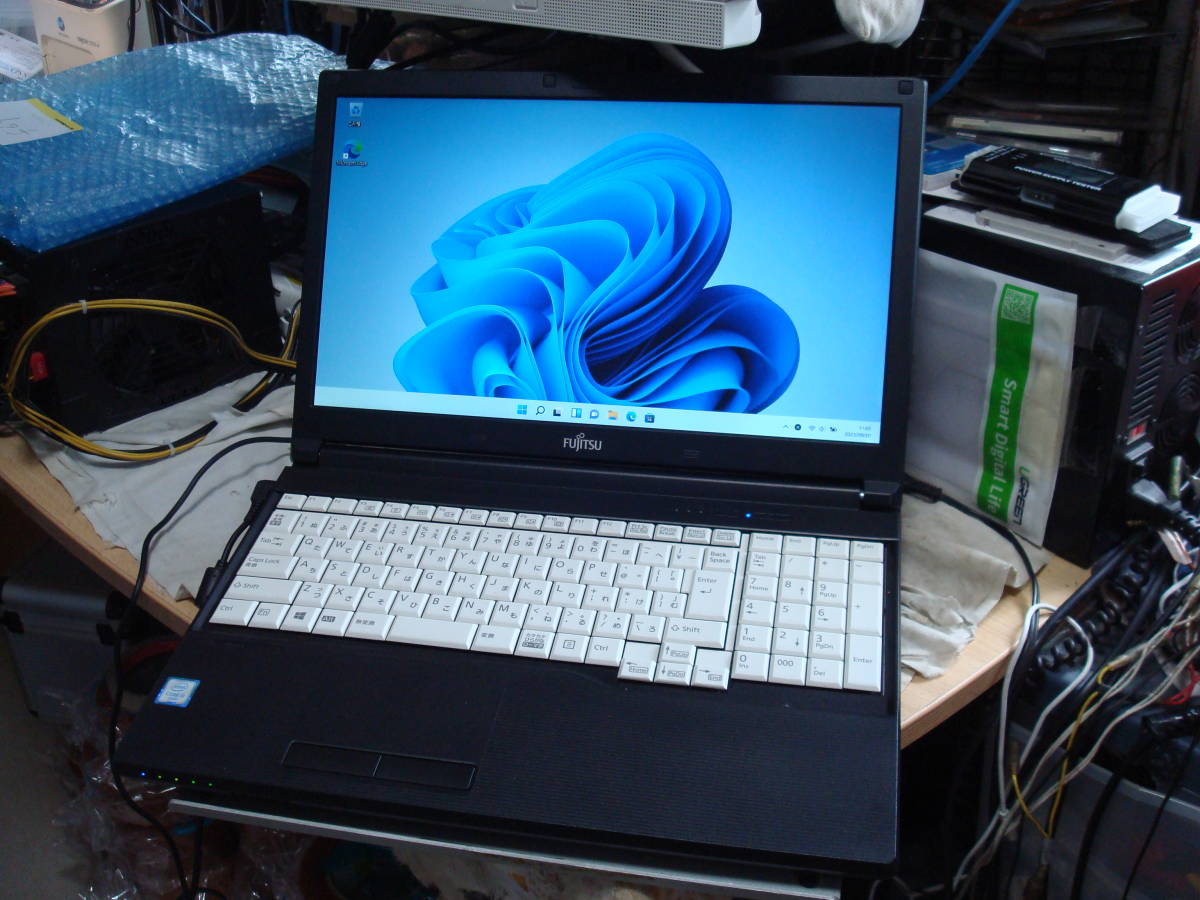 破格値下げ】 i3-6100U Intel 11 Windows 2.30GHz 送料無料 美品 A576