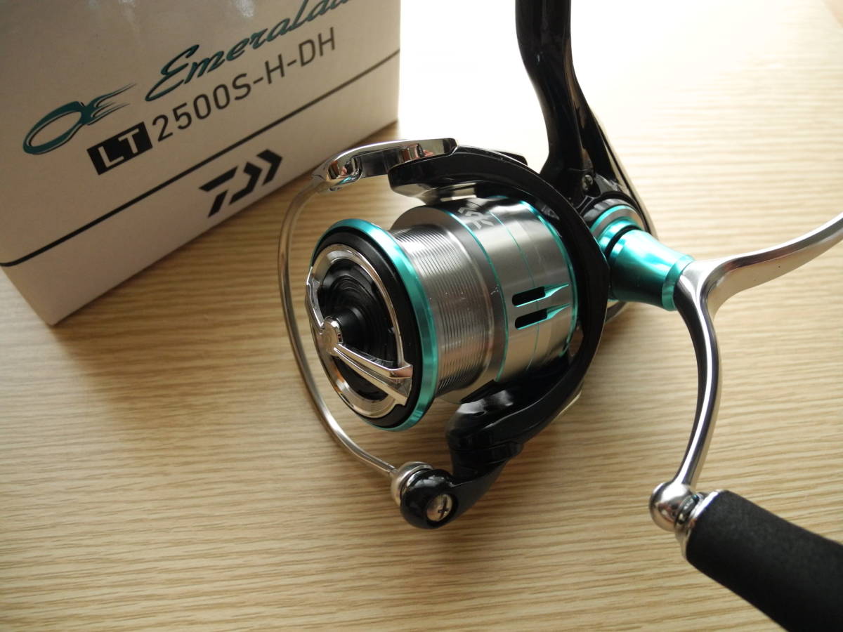 本店は 19 DAIWA 2500S-H-DH LT エメラルダス 19 ダイワ Emeraldas