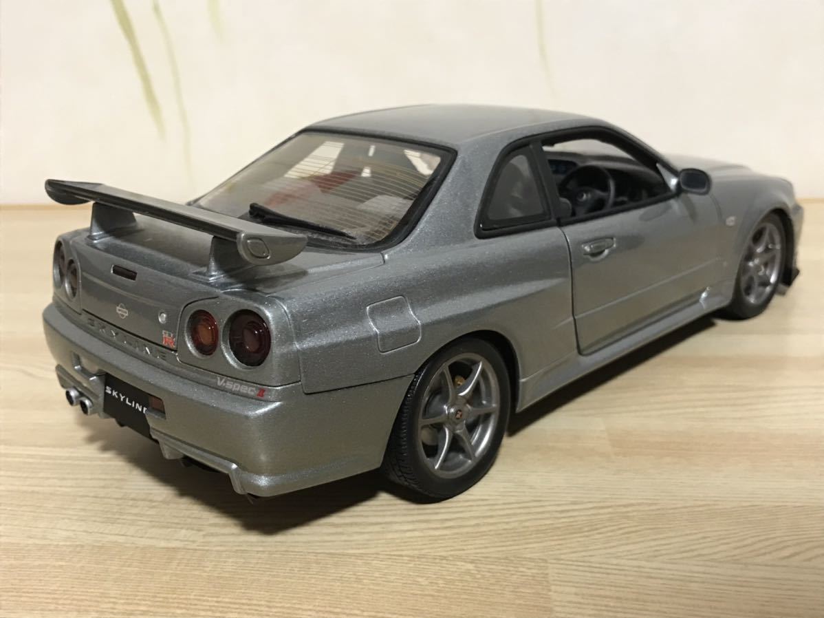 送料無料　1/18 オートアート　日産　スカイライン GT-R R34 ミニカー　AUTOart NISSAN SKYLINE Aa