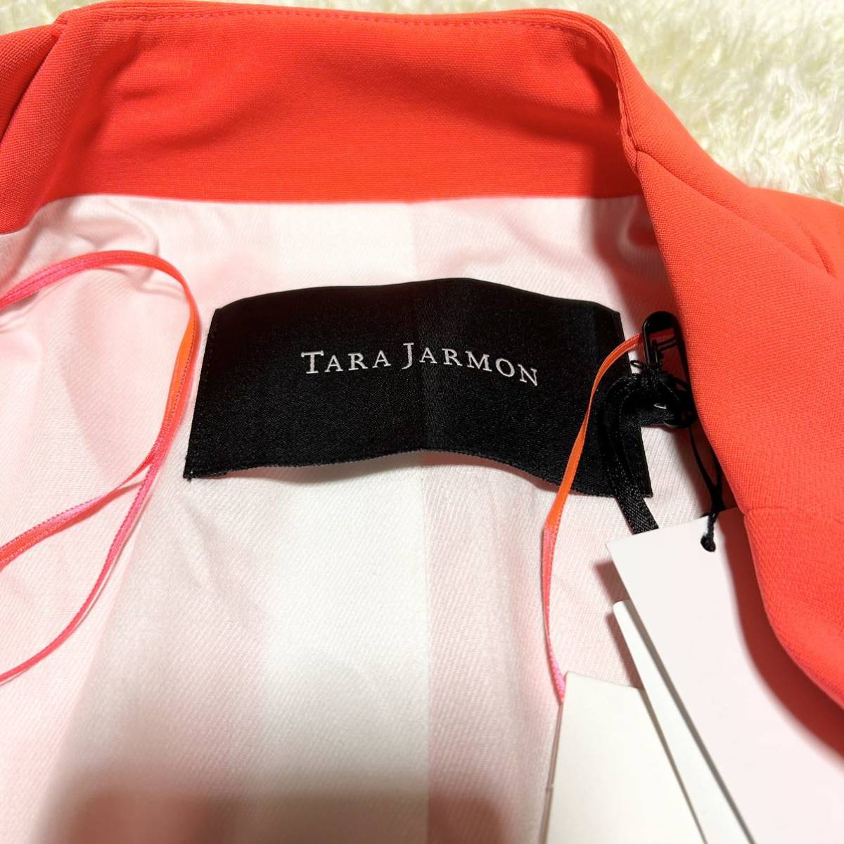 【未使用タグ付き】TARA JARMON タラジャーモン テーラードジャケット 42サイズ 赤
