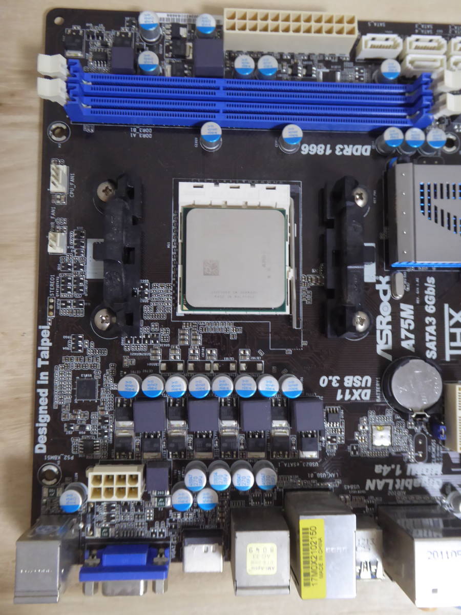 [m11707y k] マザーボード ASROCK A75M　CPU:AMD A8-3800 series AD3850WNZ43GX_画像3