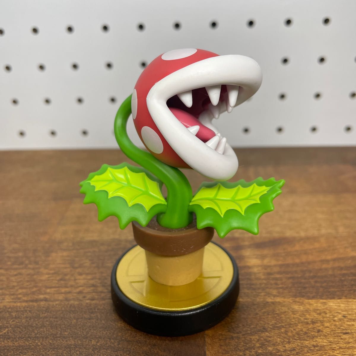 amiibo パックンフラワー　マリオシリーズアミーボ