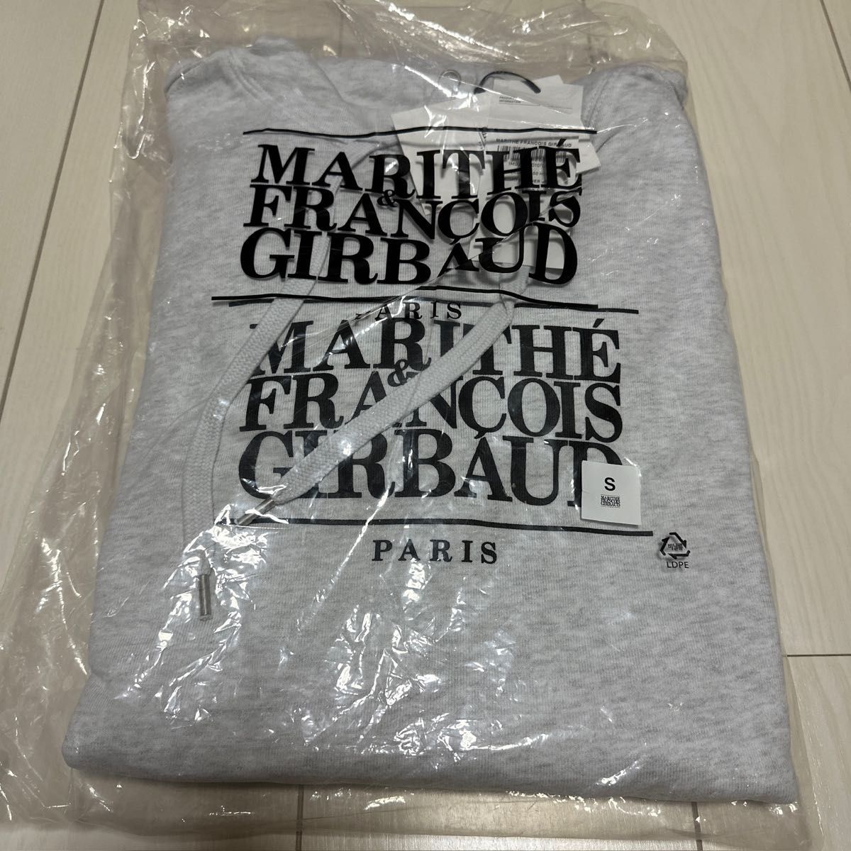 韓国限定】マリテフランソワジルボー フード付き パーカー 正規 韓国限定】マリテフランソワジルボー フード付き パーカー 正規