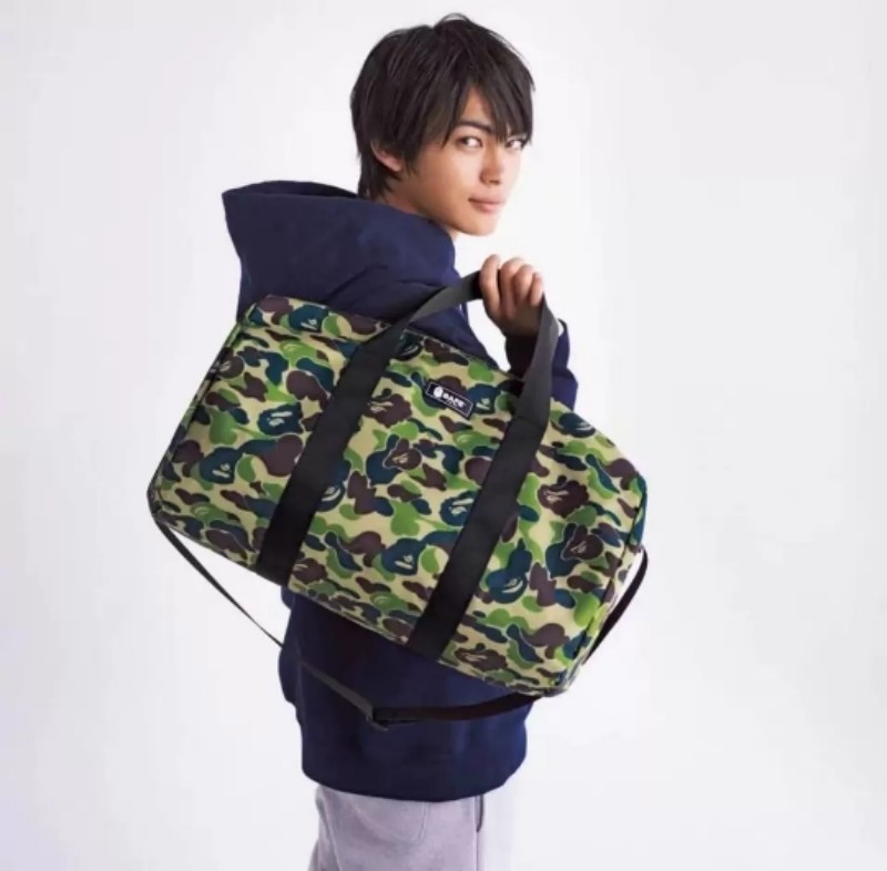 BAPE A BATHING APE／迷彩カモ ア ベイシング エイプ ビッグダッフル