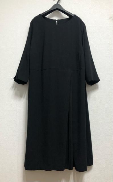 新品☆4L喪服礼服プリーツきれい黒フォーマルゆったりめワンピース☆u411