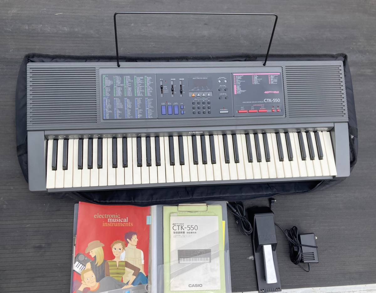 送料無料S78376 CASIO カシオ 61鍵盤 キーボード CTK-550 電子ピアノ 良品_画像1
