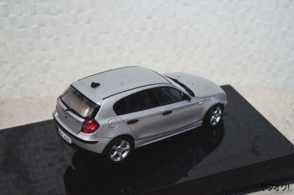 オートアート BMW 120i (E87) 1/43 ミニカー シルバー_画像3