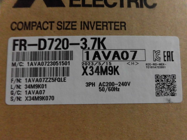 三菱電機 インバータ FREQROL FR-D720-3.7K 2023年5月15日製造 国内より落札当日発送可 未使用 新品 ６ヶ月保証_画像1