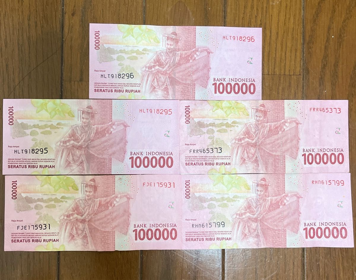 ベトナムドン50万ドン10枚 インドネシアルピア10万ルピア10枚-