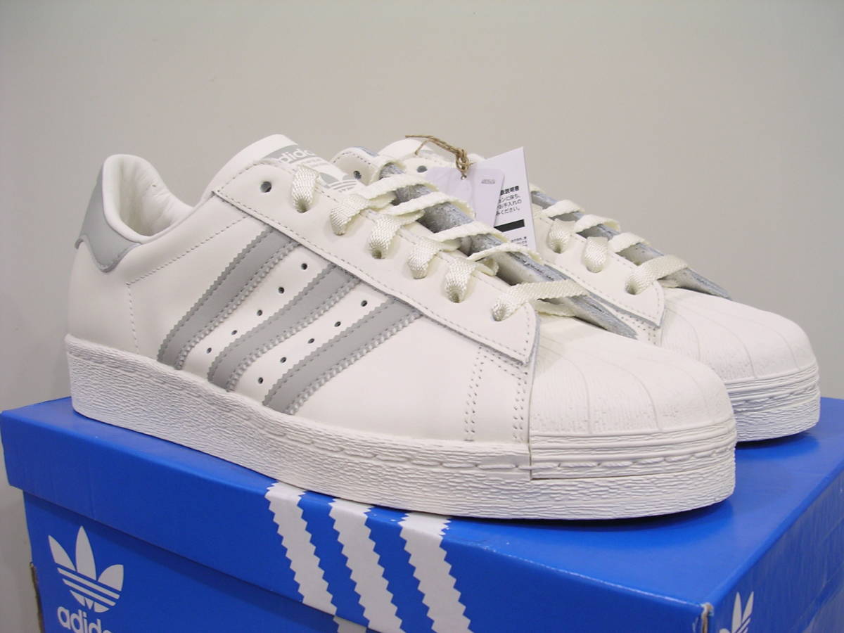 新品 Rマークロゴ adidas SUPERSTAR 82 白灰 US11 29cm アディダス スーパースター GZ4837 クラウドホワイトXグレー_画像1