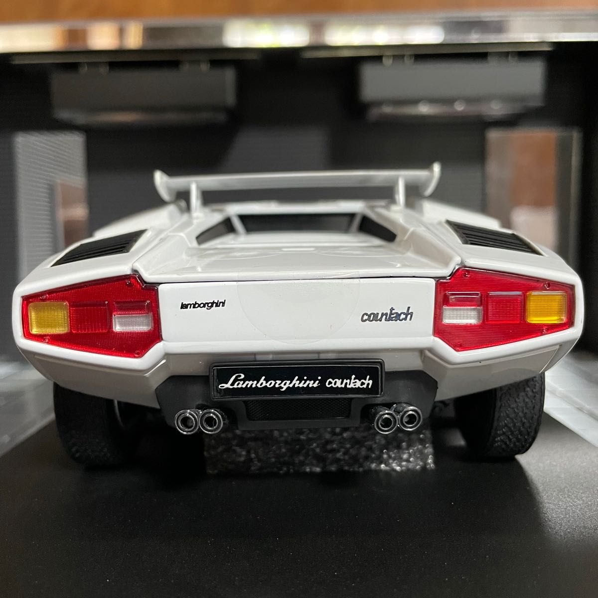 激レア！絶版未展示品 京商1/18 ランボルギーニカウンタックLP400with roof wing