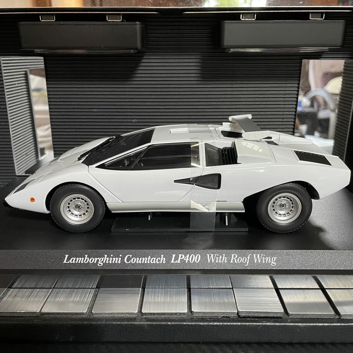 激レア！絶版未展示品 京商1/18 ランボルギーニカウンタックLP400with roof wing