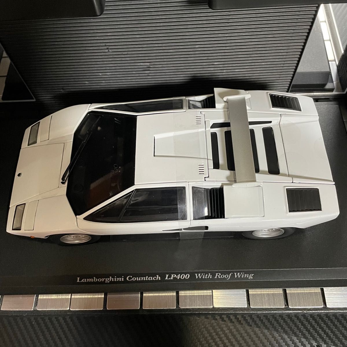 激レア！絶版未展示品 京商1/18 ランボルギーニカウンタックLP400with roof wing