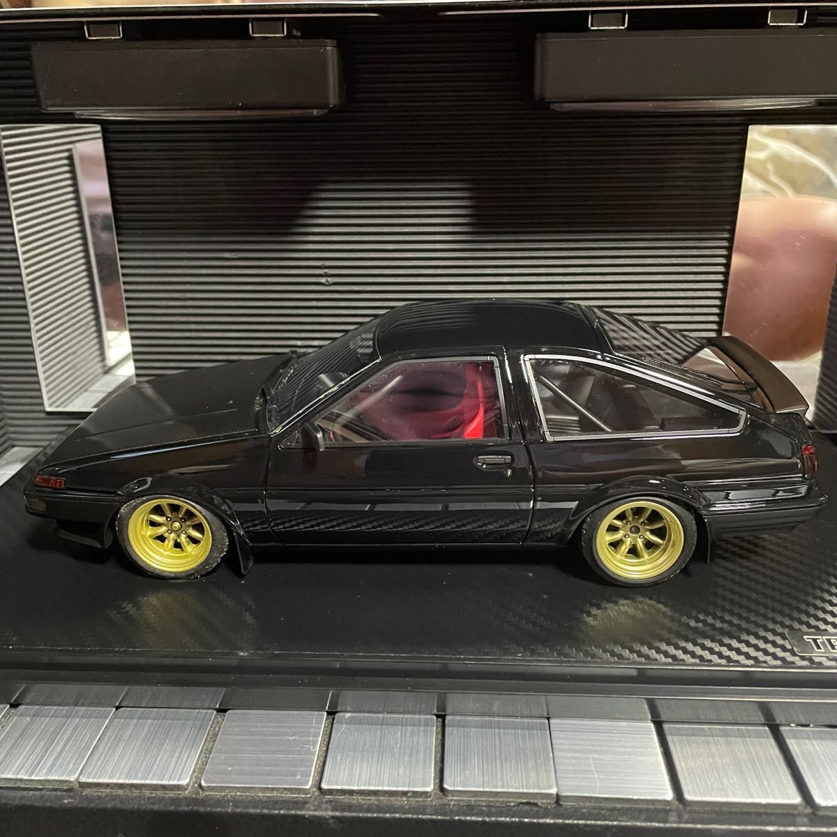 激レア！未展示品 イグニッションモデル1/18トレノAE86 3-Door GTVブラック