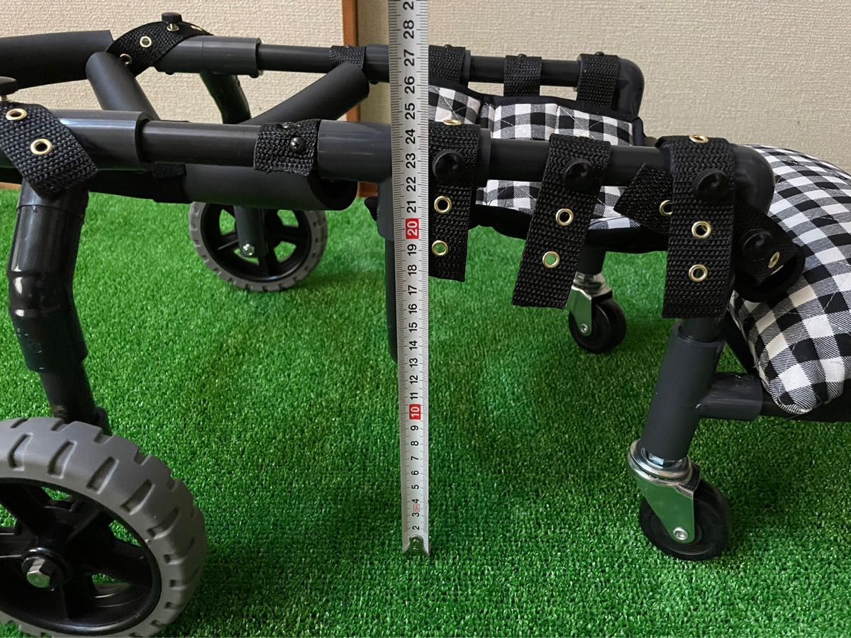 小型犬4輪歩行器　犬用車椅子　介護用　顎のせ枕付き　3〜6kg