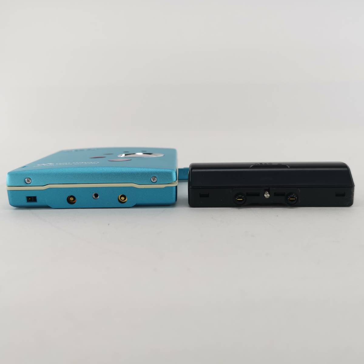 送料無料 SONY ソニー MD WALKMAN MZ-E520 MDウォークマン 青 送料無料 SONY ソニー MD WALKMAN MZ-E520 MDウォークマン 青
