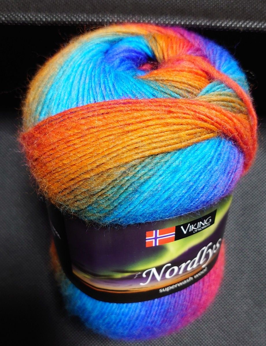 ノルウェー製　ソックヤーン　VIKING　Nordlys 　1玉　スーパーウォッシュソックヤーン 　毛糸
