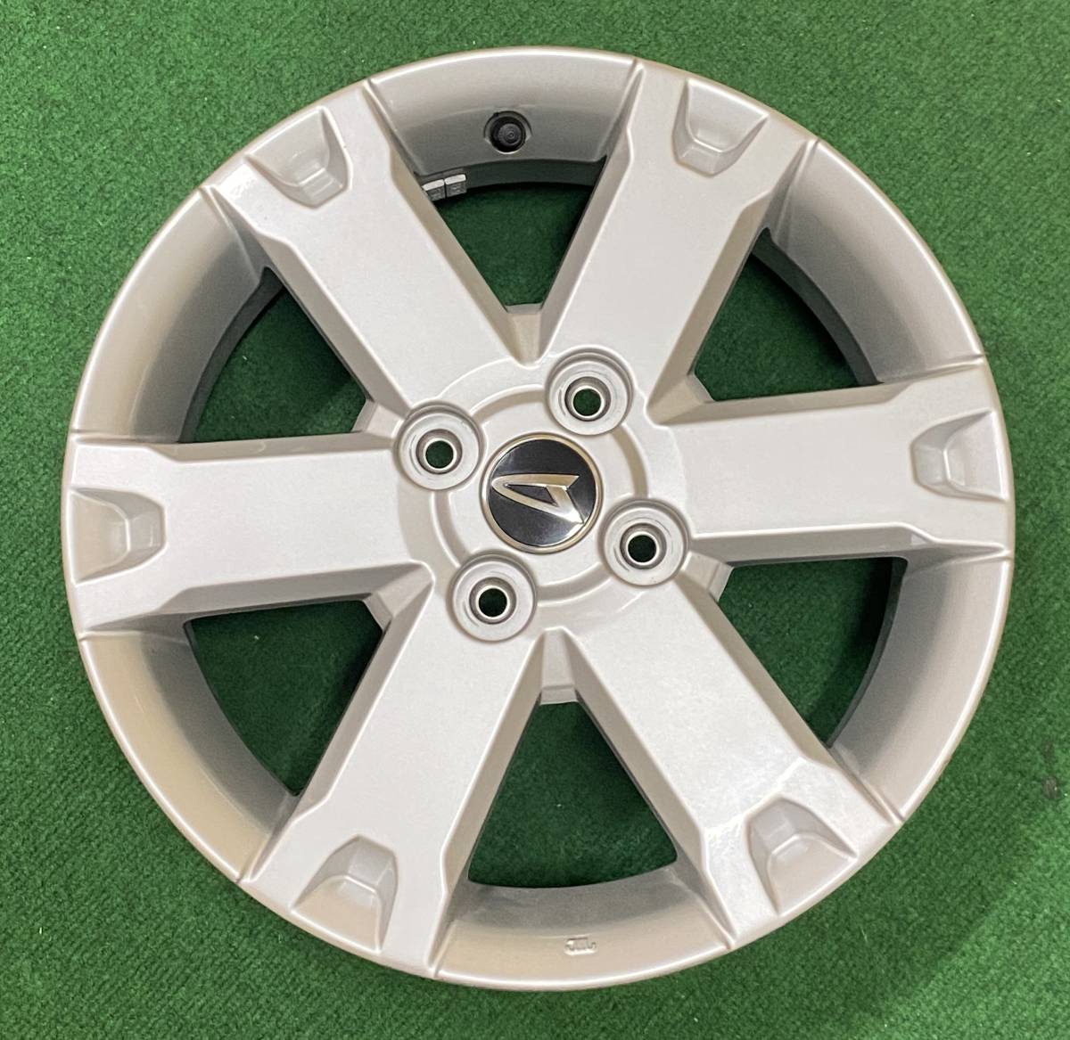 ダイハツ タフト 純正アルミホイール 1本・15インチ 中古(純正品