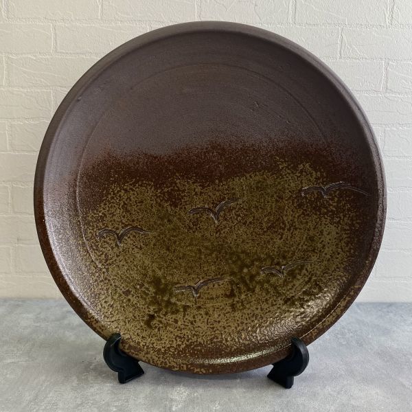 美品 丹波立杭焼 [皿] 飾り皿 窯元 市野悟/哲次 在銘”悟” 直径32cm/高さ4cm 大皿 丸皿 落款 陶印 栞付き 共箱入り保管品の画像2