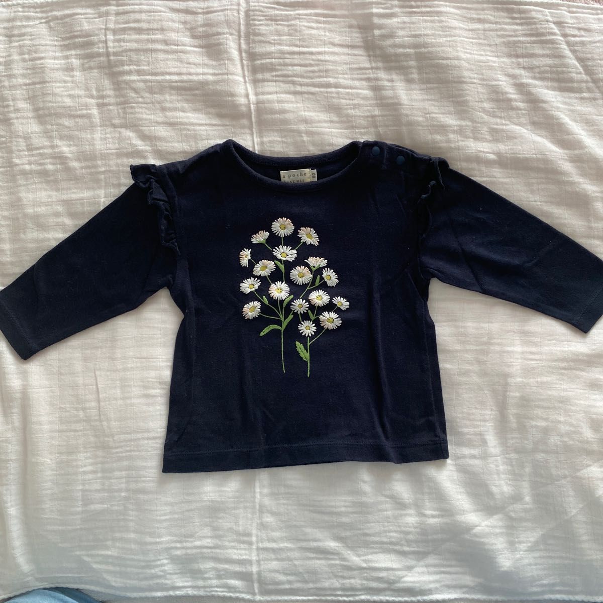 ネイビー　花の刺繍　長袖Tシャツ 長袖カットソー