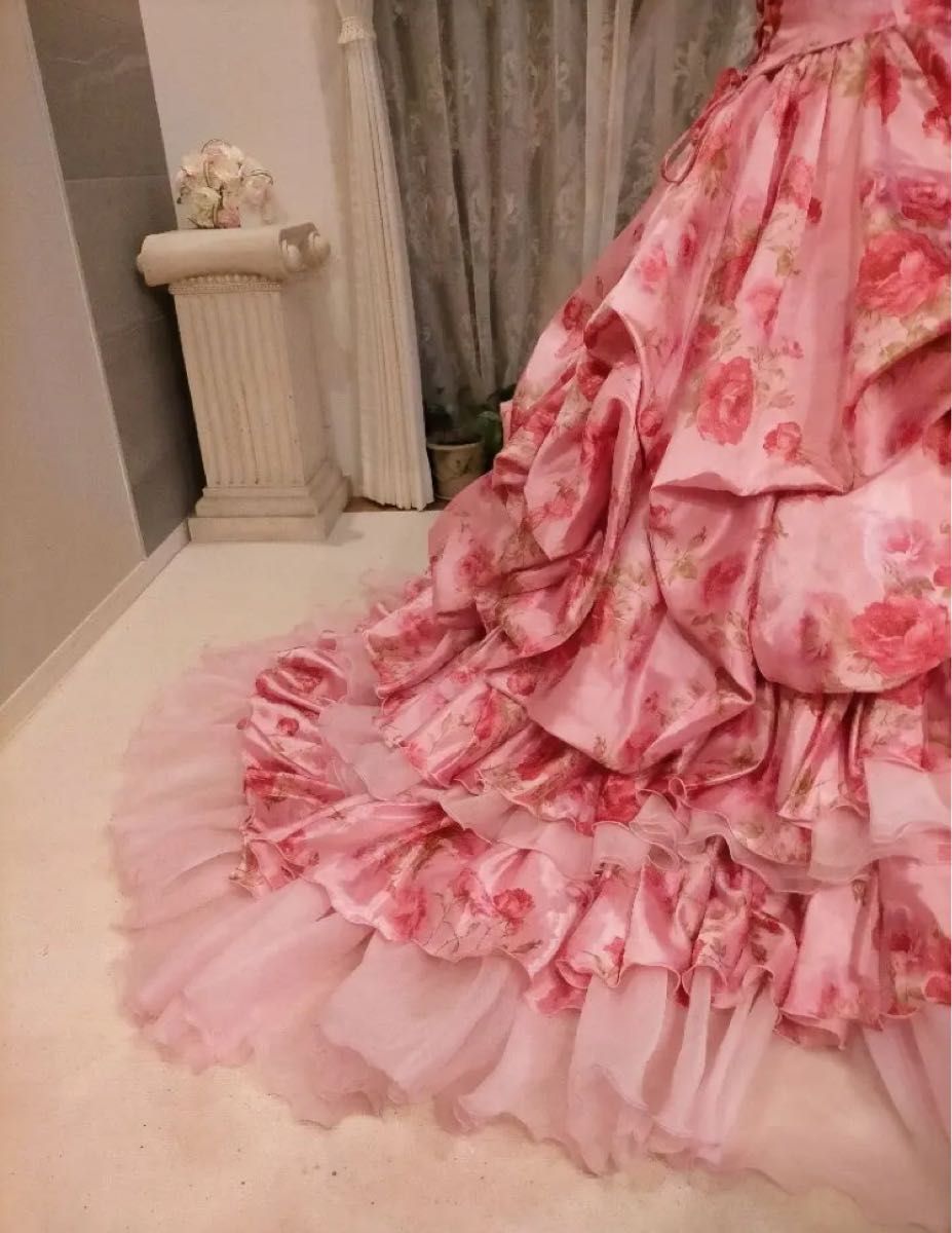 カラードレス ウェディング ピンク 赤 演奏会 薔薇 ローズ ウエディングドレス