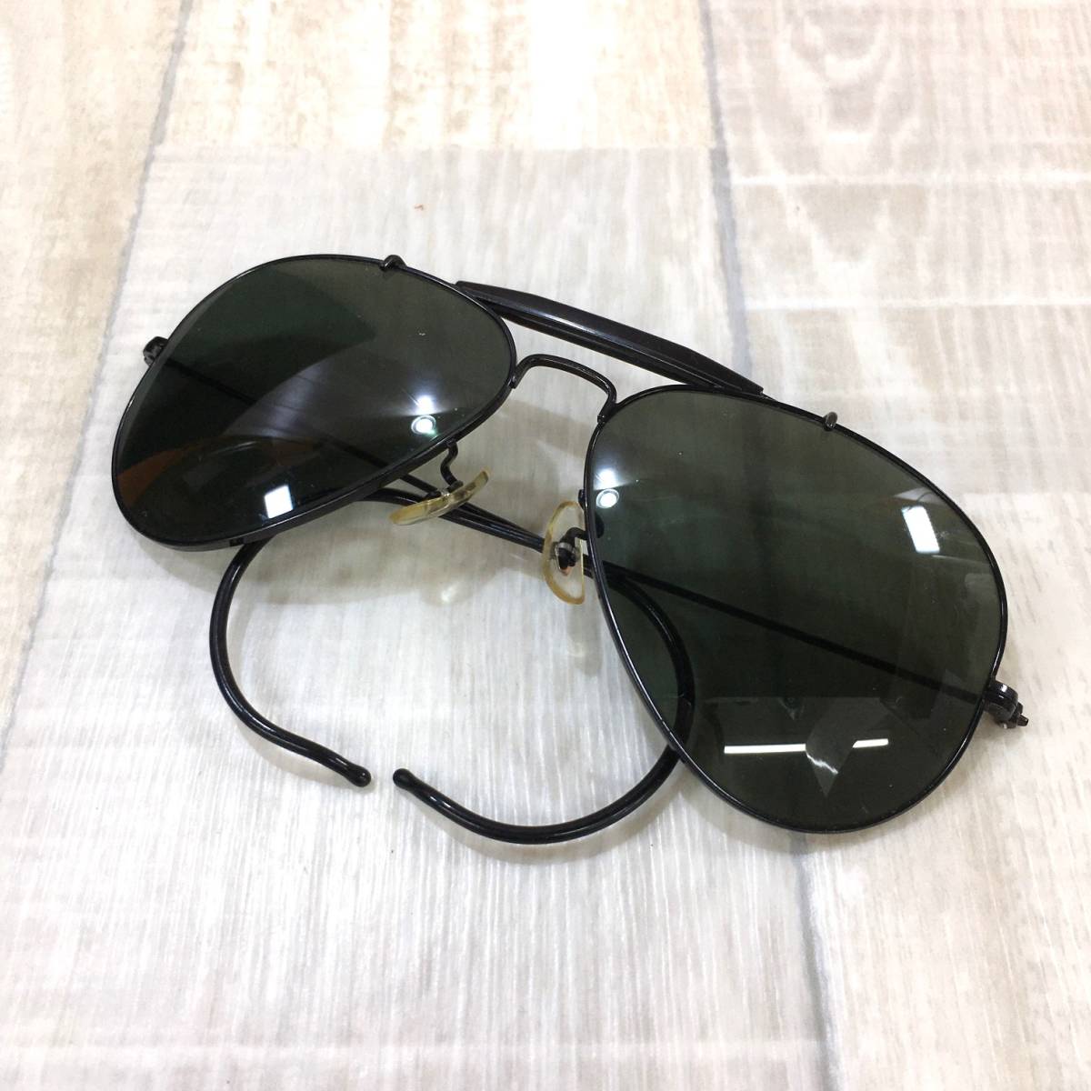 KZ1115★RAY BAN : B&L USA製 アウトドアーズマン ブラックフレームサングラス★黒 横向きBL砂打ち ヴィンテージ レイバン ボシュロム_画像1