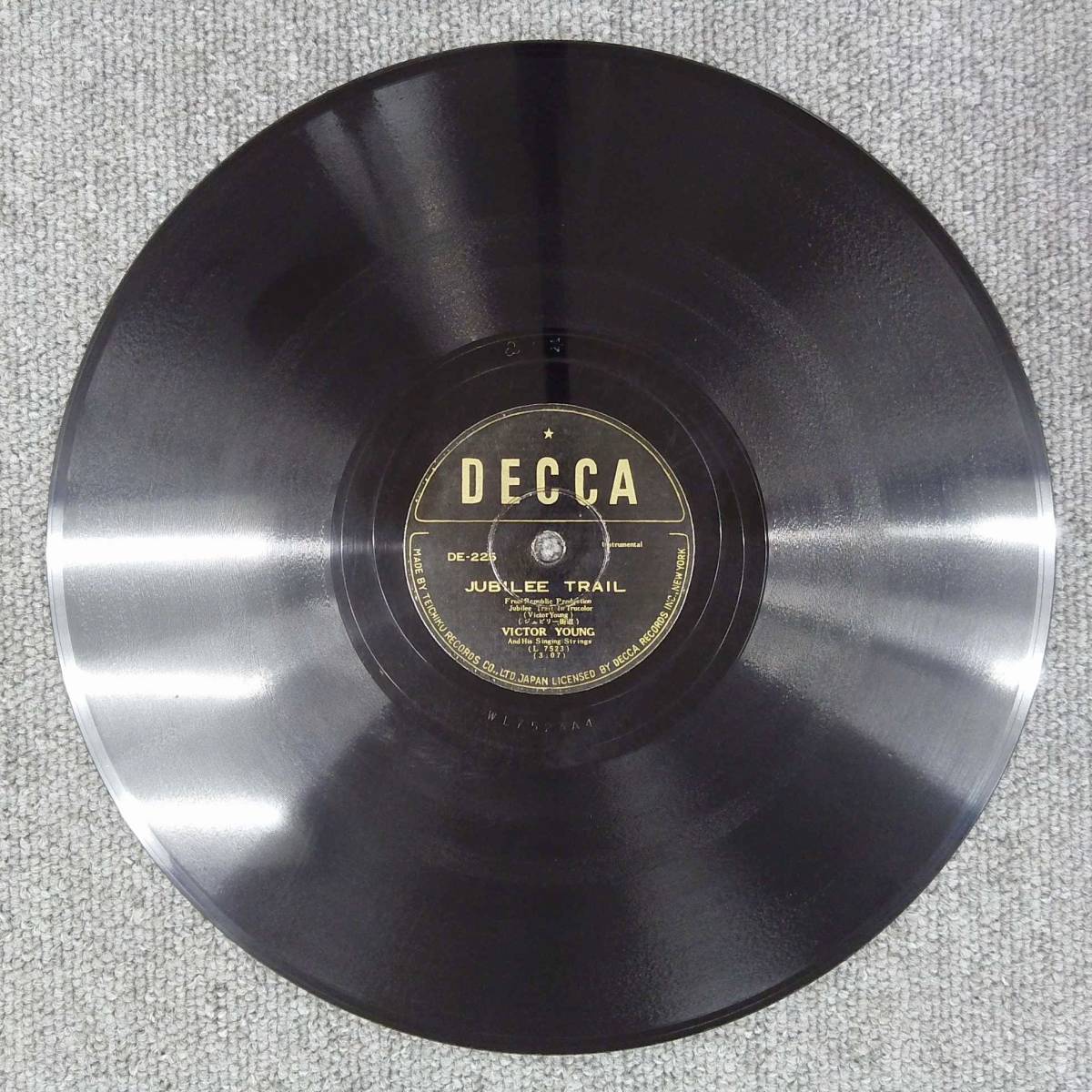 P盤 レコード VICTOR YOUNG / RUBY / JUBILEE TRAIL DE-225 DECCA ny29_画像4