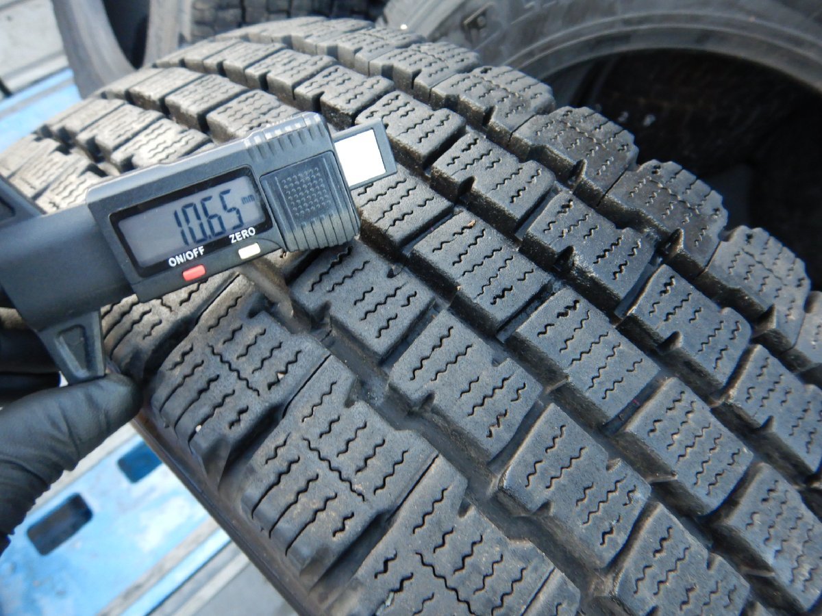 1本価格★パT6454①■215/70R17.5 118/116L LT BRIDGESTONE BLIZZAK W969 冬★条件付送料無料★地山 トラック キャンター 積載車_画像3