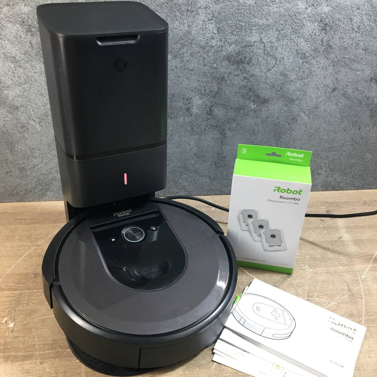 iRobot/アイロボット Roomba ルンバ i7 ロボット掃除機 クリーンベース(自動ゴミ収集機)/紙パック2個付き お掃除ロボット 動作確認済 菊TK_画像1