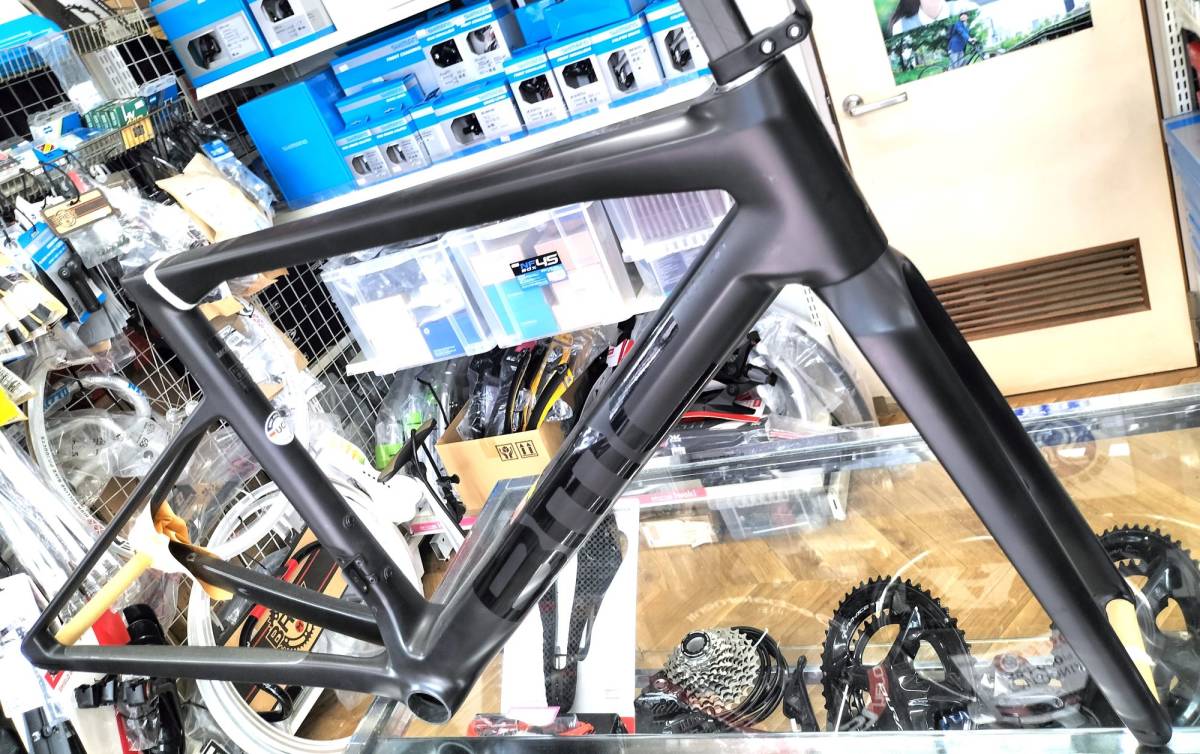 Yahoo!オークション - 新品 BMC Teammachine SLR01 MOD V3 Yahoo!オークション - 新品 BMC Teammachine SLR01 MOD V3