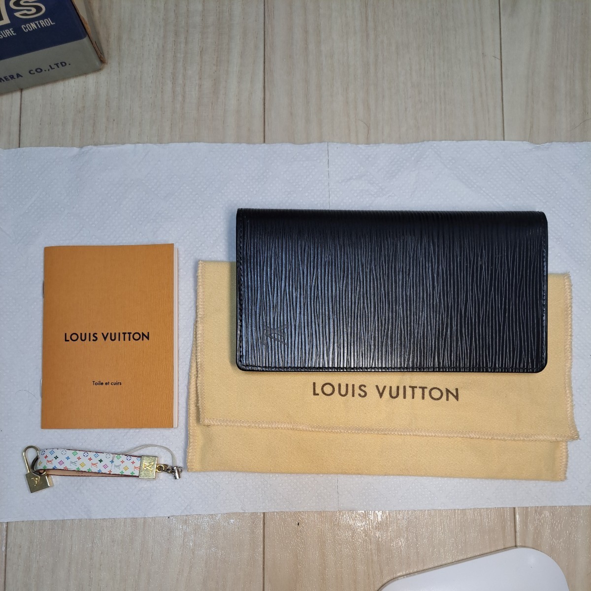ルイ・ヴィトン Louis Vuitton M60622 エピ ポルトフォイユ・ブラザ ノワール　未使用　訳あり