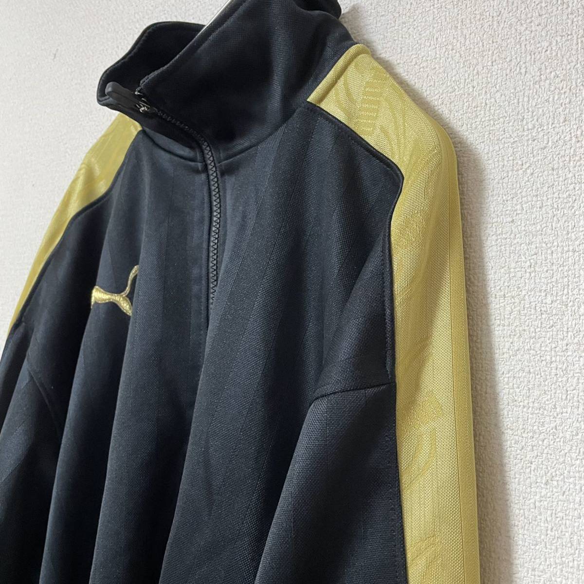 【超希少品】PUMA プーマ　ジャージ　セットアップ　上下セット　黒　金　ブラック　ゴールド　ジャケットS〜Mサイズ　パンツM