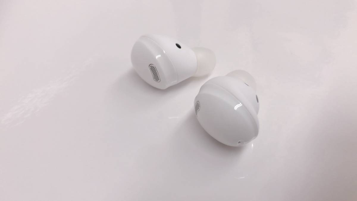 正規通販 Galaxy Buds ファントムホワイト ワイヤレスイヤホン SM
