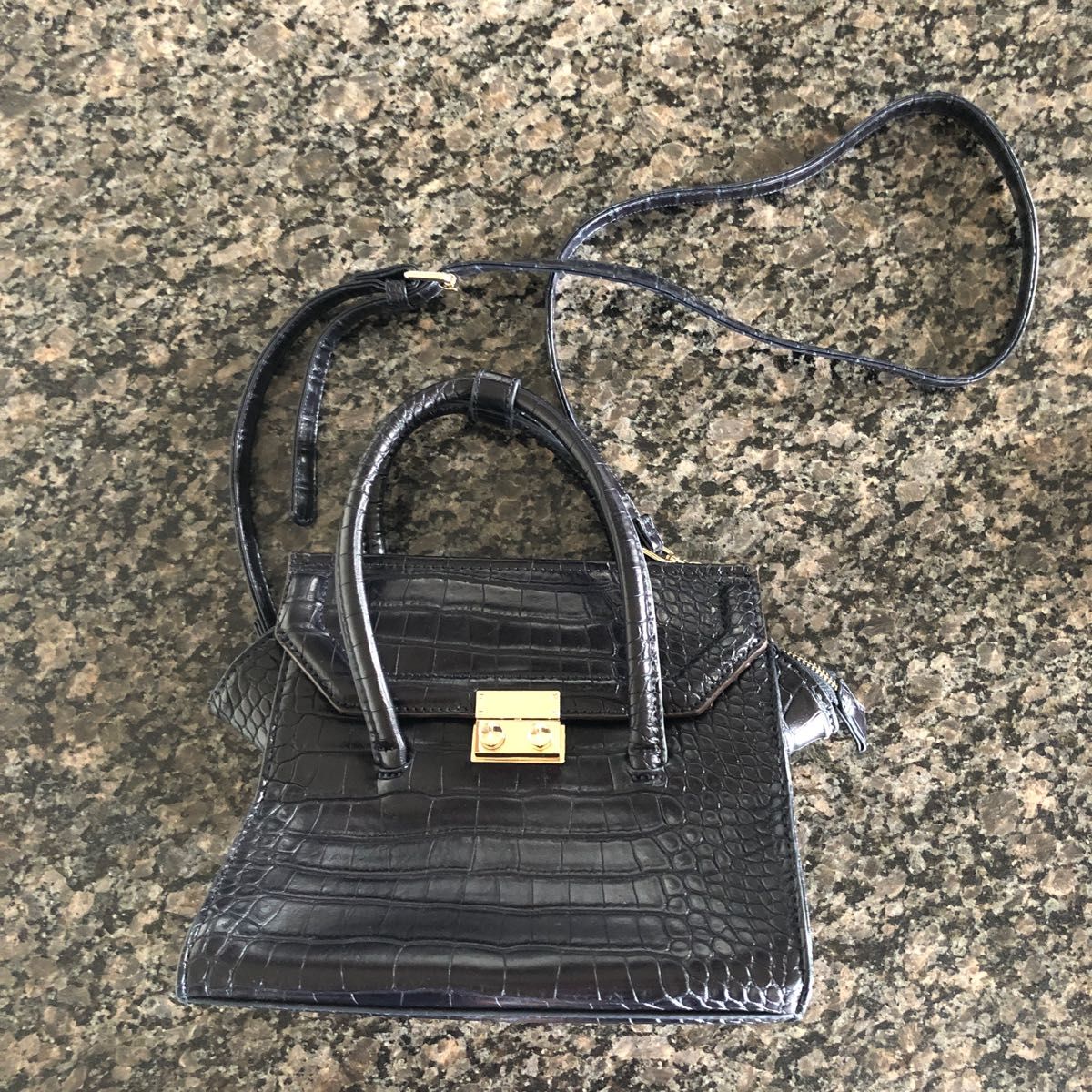 ZARA BASIC Collection 2wayタイプ 取り外し可能 ハンドバッグ ZARA BASIC Collection 2wayタイプ 取り外し可能 ハンドバッグ