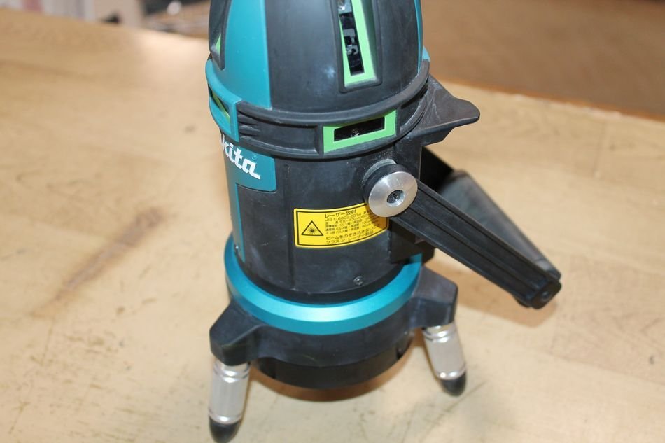 中古 makita 充電式屋外兼用墨出し器 SK506GD 受光器LDG-4 充電器 DC10SA バッテリーBL1040B 専用ケース グリーンレーザー マキタ 計測工具_画像5