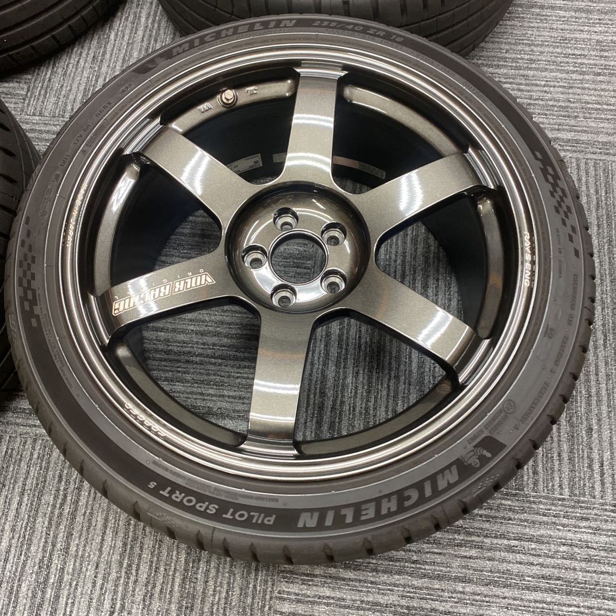 超美品 GR86 BRZ 86 ZN6 ZN8 ZC6 ZD8 TE37 SAGA 18インチ 9J +39 5穴 PCD100 ミシュラン パイロットスポーツ5 225/40R18 235/40R18_画像5