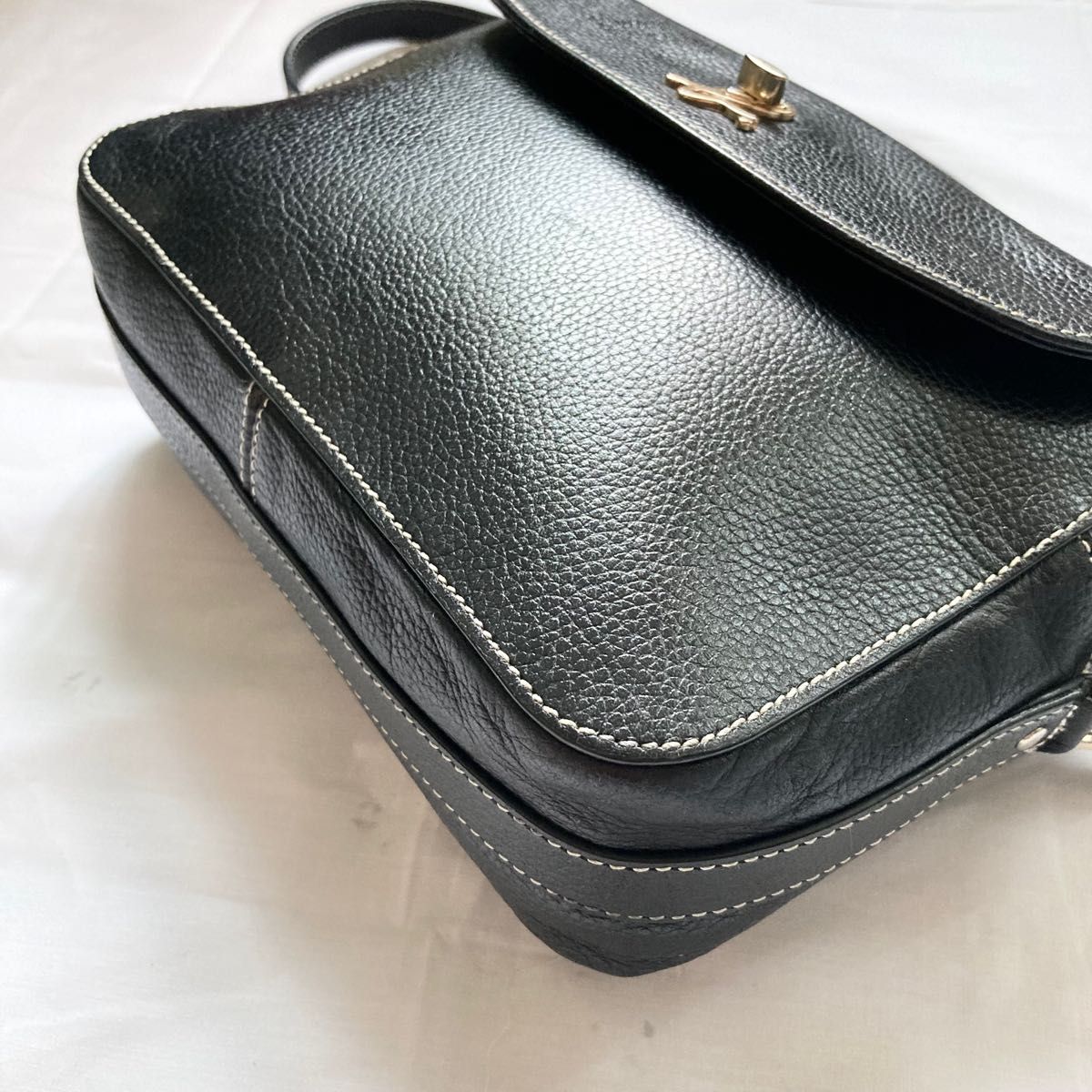美品 高級感 アニエスベー ショルダーバッグ ブラック レザー 美品 高級感 アニエスベー ショルダーバッグ ブラック レザー