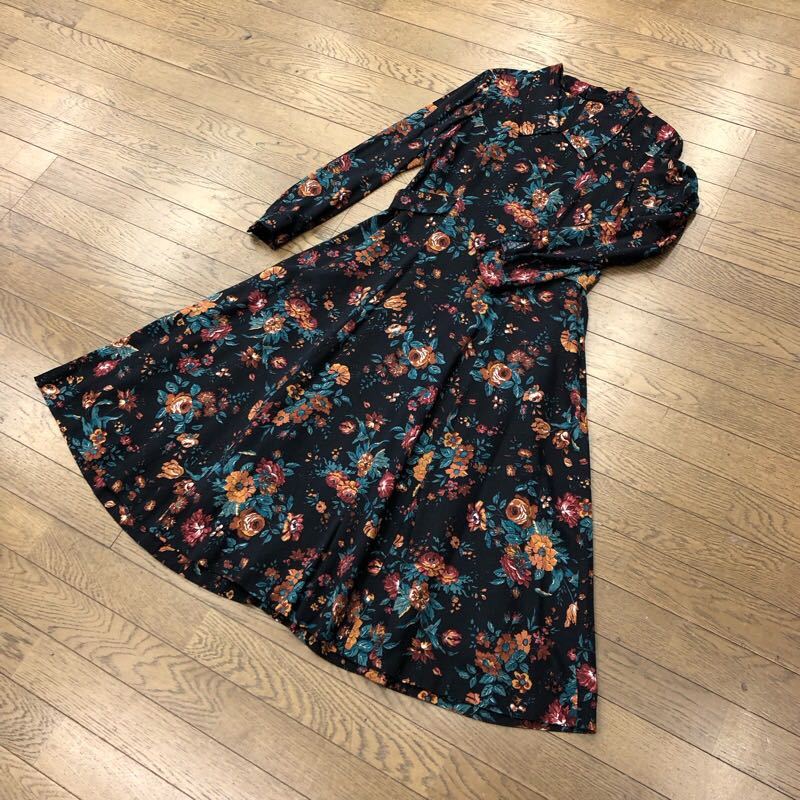 け114】日本製 laura ashley 花柄ワンピース 9 ブラック 長袖 ロング丈