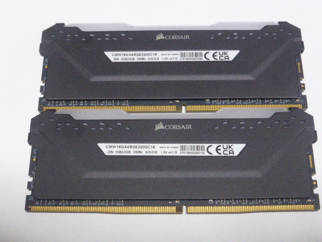 メモリ デスクトップ用 CORSAIR VENGEANCE RGB PRO DDR4-3200 PC4-25600 8GBx2枚合計16GB 起動確認済みです CMW16GX4M2E3200C16_画像2
