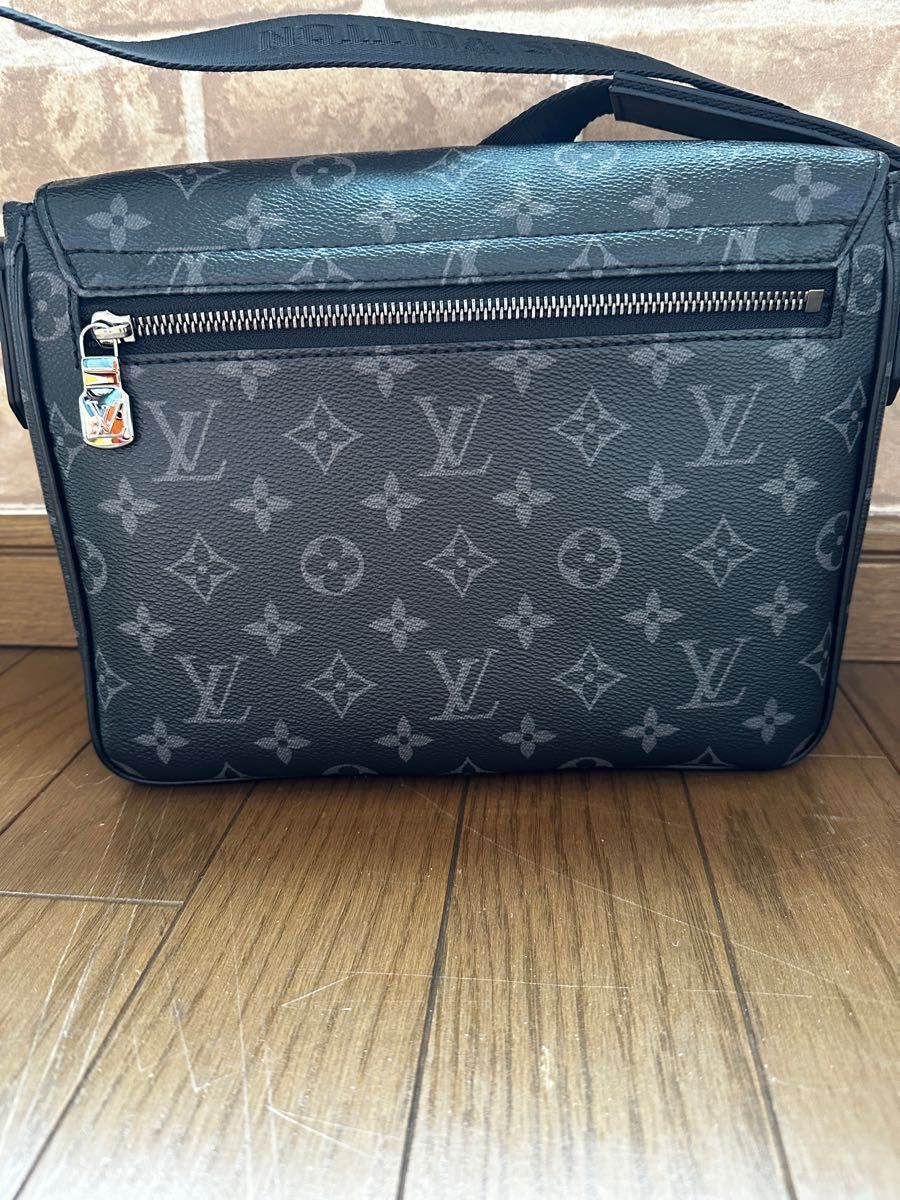 極美品 LOUIS VUITTON ショルダーバッグ モノグラム ディストリ 極美品 LOUIS VUITTON ショルダーバッグ モノグラム ディストリ
