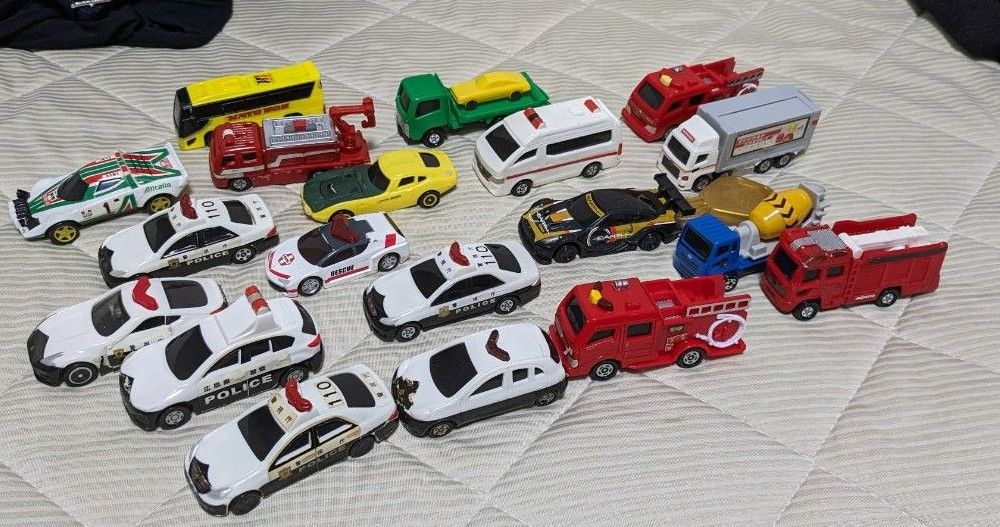 トミカ ハッピーセット 約20台 中古 格安 パトカー7台含む