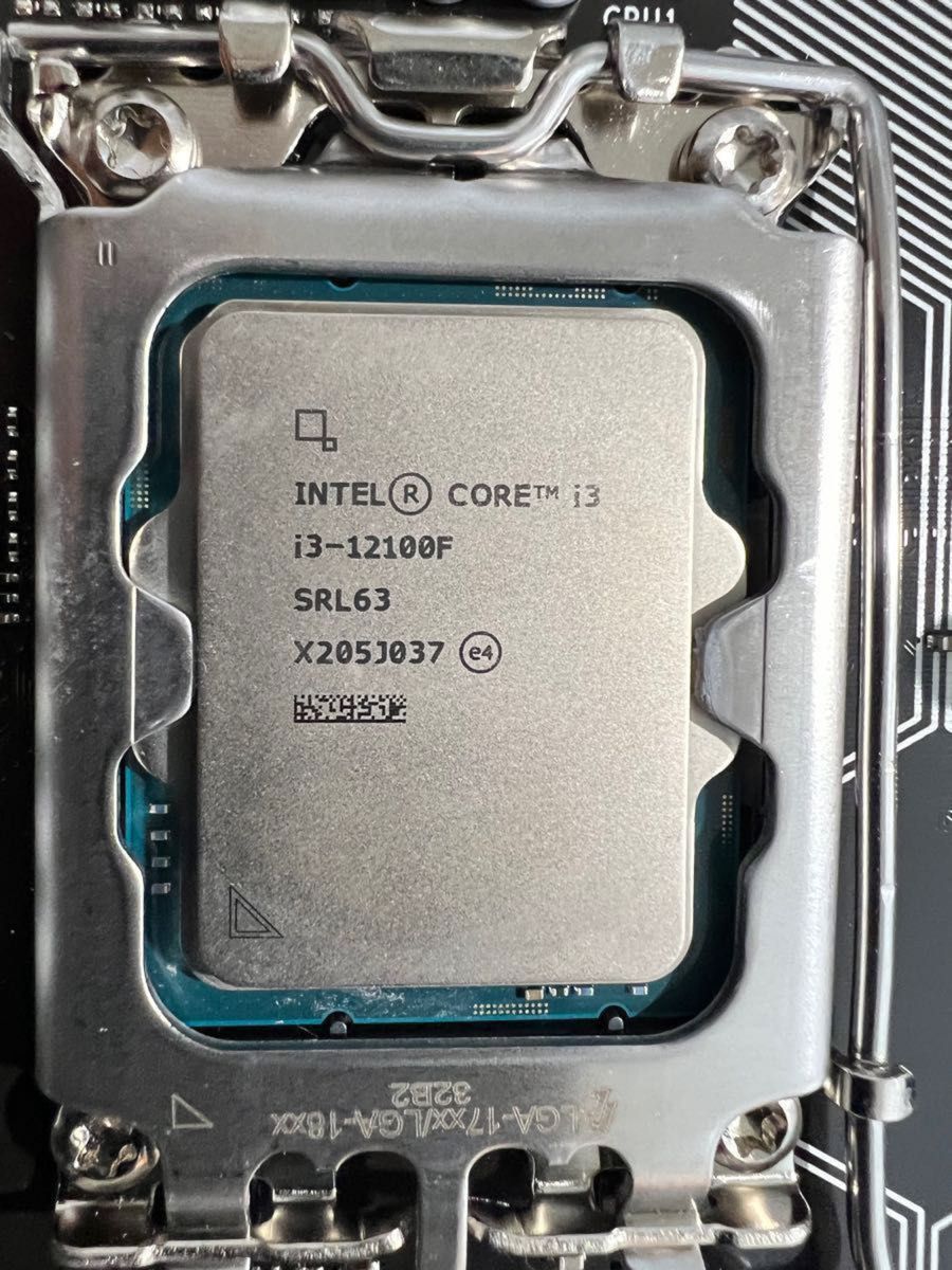 Intel i3 12100f と BIOSTAR B760MX2-E-